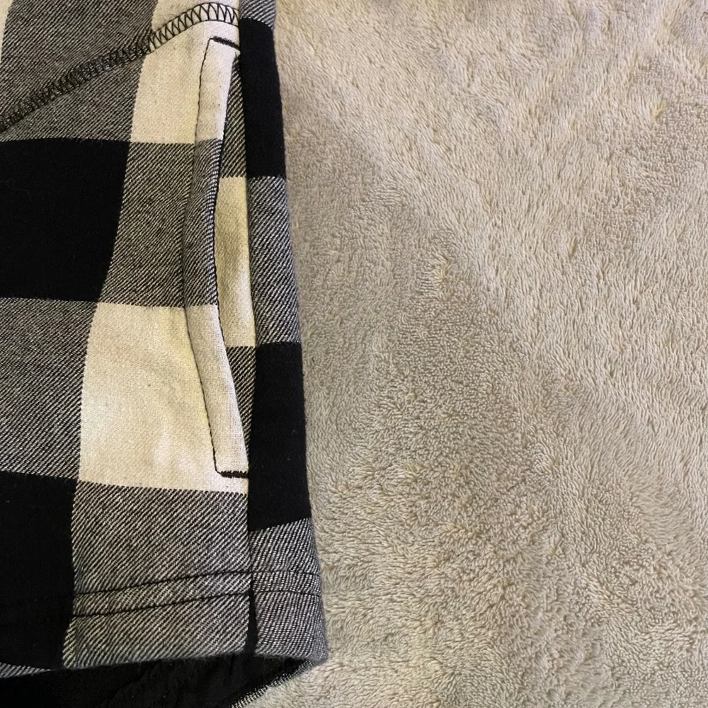 Orvis Jacket Womens XL Black White Buffalo Plaid Fleece Lined Snap Front Shirt